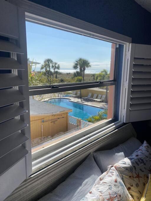 Beachfront Condo On Quiet Treasure Island- 1 Bed سانت بيتي بيتش المظهر الخارجي الصورة