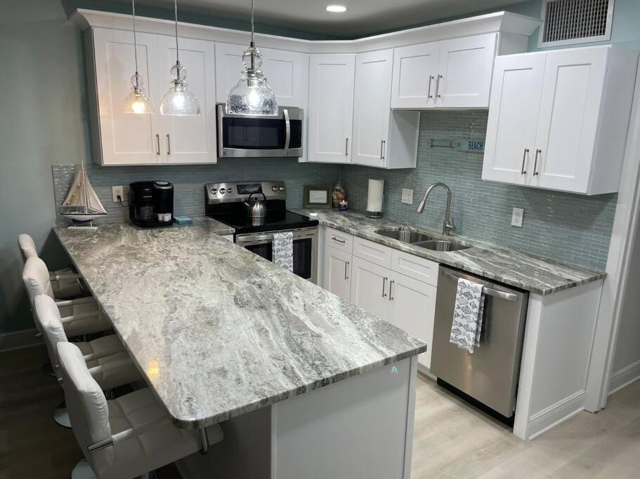 Beachfront Condo On Quiet Treasure Island- 1 Bed سانت بيتي بيتش المظهر الخارجي الصورة