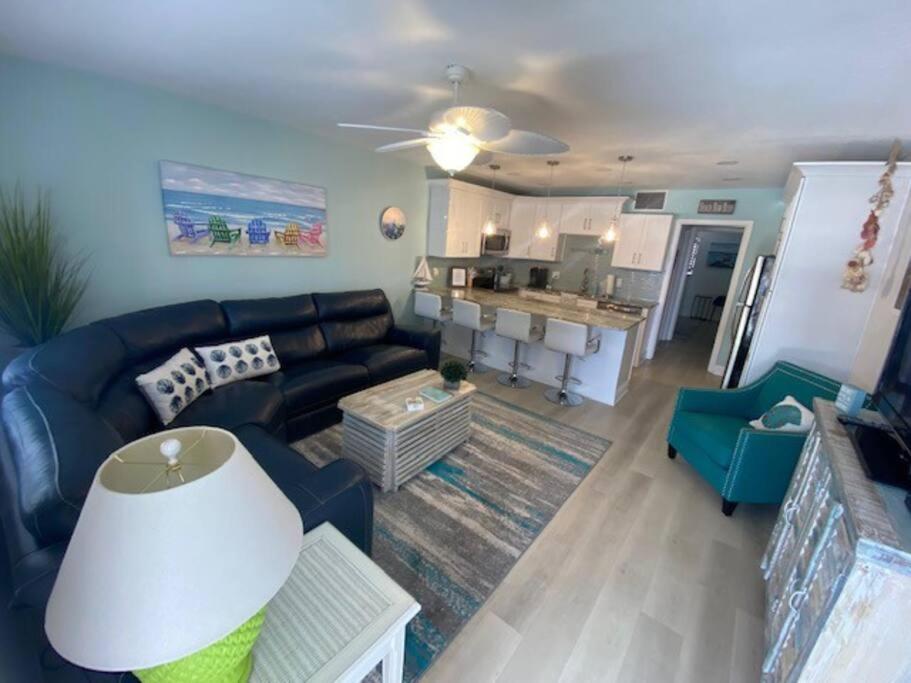 Beachfront Condo On Quiet Treasure Island- 1 Bed سانت بيتي بيتش المظهر الخارجي الصورة