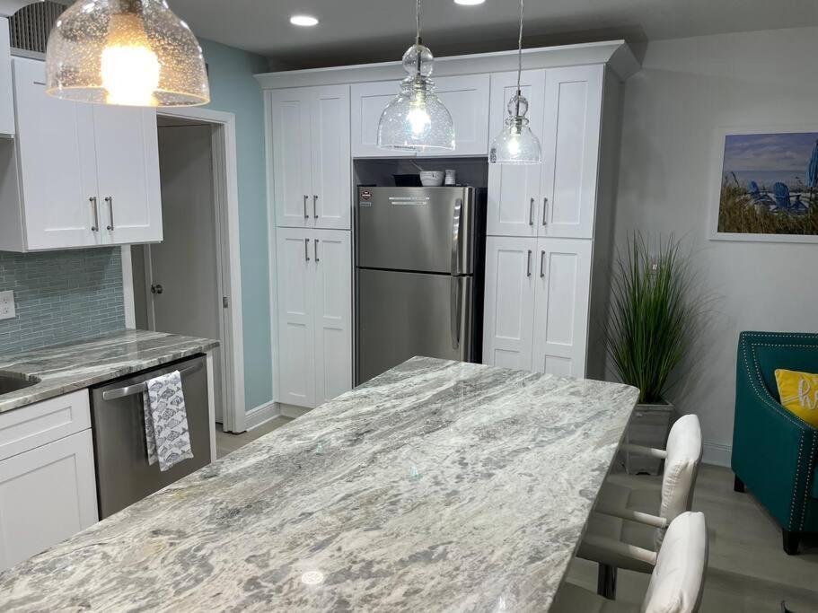 Beachfront Condo On Quiet Treasure Island- 1 Bed سانت بيتي بيتش المظهر الخارجي الصورة
