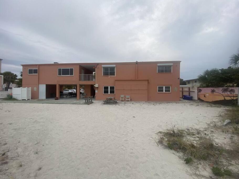 Beachfront Condo On Quiet Treasure Island- 1 Bed سانت بيتي بيتش المظهر الخارجي الصورة