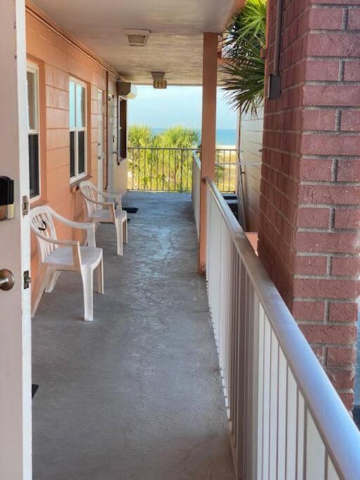 Beachfront Condo On Quiet Treasure Island- 1 Bed سانت بيتي بيتش المظهر الخارجي الصورة