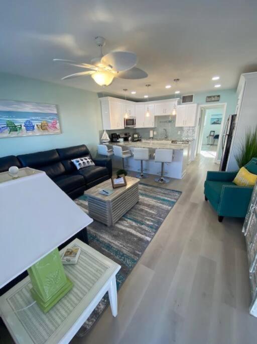 Beachfront Condo On Quiet Treasure Island- 1 Bed سانت بيتي بيتش المظهر الخارجي الصورة
